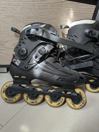 Pattini in linea Fila neri