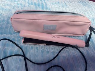 Plancha GHD rosa con estuche