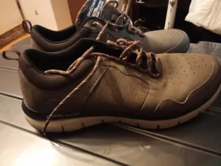 Zapatos Skechers Marrones