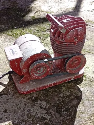 Compresor antiguo de polea