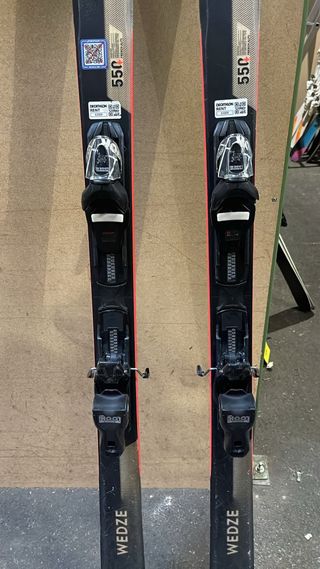 Esquís Wedze Cross 550 con fijaciones