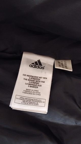 Giubbotto donna Adidas nero con cappuccio