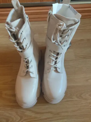 Botas beige talla 41 como nuevas