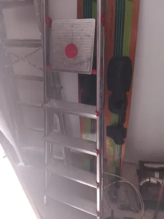 Escalera de aluminio plegable