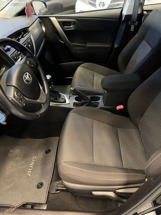 Toyota Auris 2014