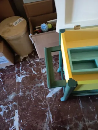 Mesita auxiliar para costura o manualidades