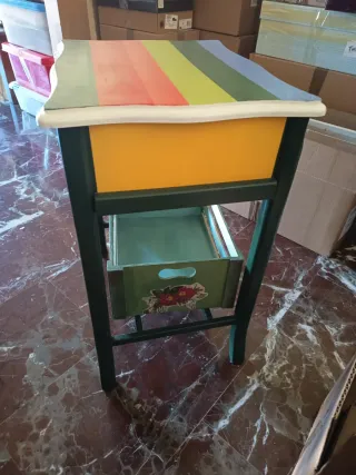 Mesita auxiliar para costura o manualidades