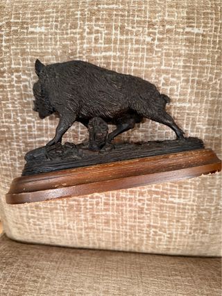 Figura Jabalí Bronce Base Madera