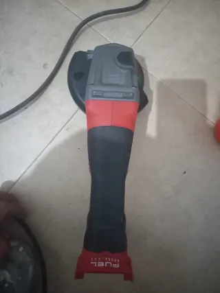 Radial Milwaukee M18 para reparar