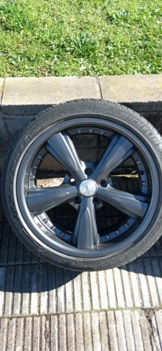 Llantas AEZ con neumáticos