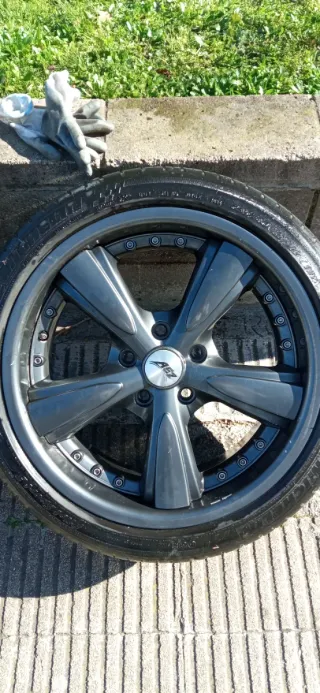 Llantas AEZ con neumáticos