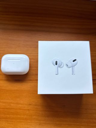 Apple AirPods Pro con Estuche de Carga Blanco