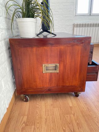 Mesa TV Banak Madera Maciza  Medidas 105cmX55cm