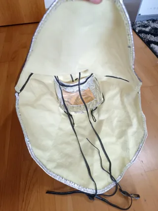 Máscara Capuchón aluminizada con visor oro