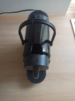 Cafetera Nespresso DeLonghi Negra