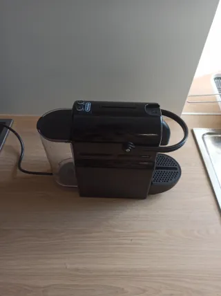 Cafetera Nespresso DeLonghi Negra