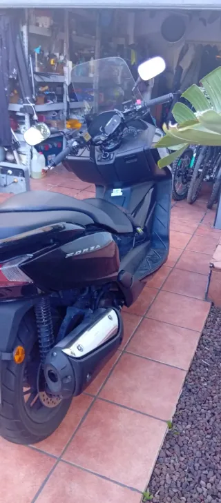 Honda Forza 300 Negra