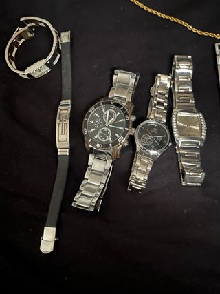 Lote de relojes y pulseras