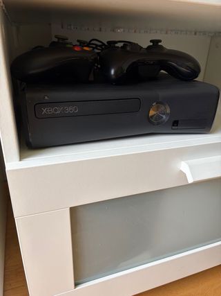 Xbox 360 Nera + 2 Controller + 22 Giochi
