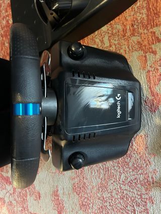 Volante Logitech G29 PS5. Volante e pedali