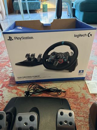 Volante Logitech G29 PS5. Volante e pedali