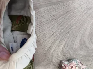 Lote 3 vestidos y 2 pololos bebé niña