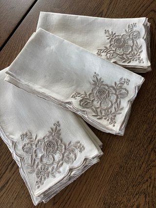 12 Guardanapos Linho Bordados Manualmente