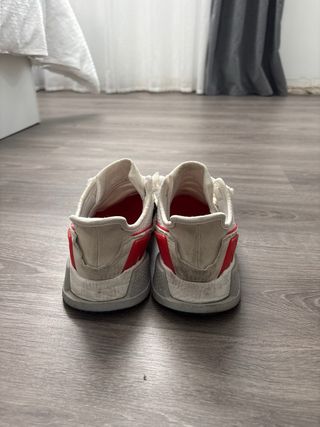 Zapatillas Adidas Blancas y Rojas