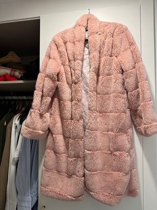 Abrigo pelo rosa talla única