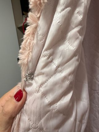 Abrigo pelo rosa talla única