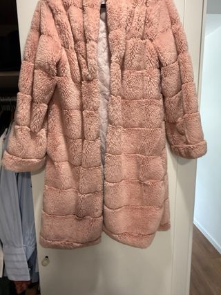 Abrigo pelo rosa talla única