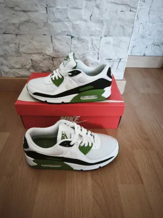 Nike Air Max 90 Verde y Blanco