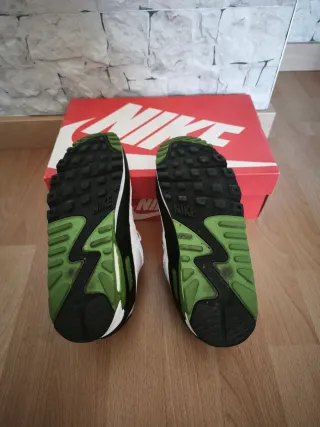 Nike Air Max 90 Verde y Blanco