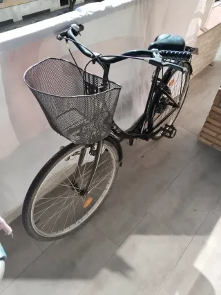 Bicicleta Paseo Negra con Cesta