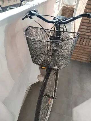 Bicicleta Paseo Negra con Cesta
