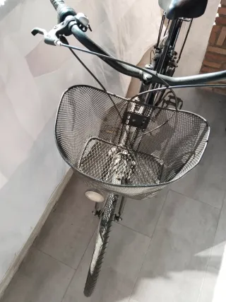Bicicleta Paseo Negra con Cesta