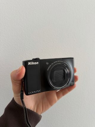 Cámara Nikon COOLPIX S8000 Zoom 10x Negra