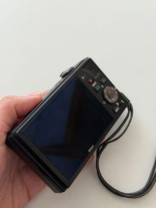 Cámara Nikon COOLPIX S8000 Zoom 10x Negra