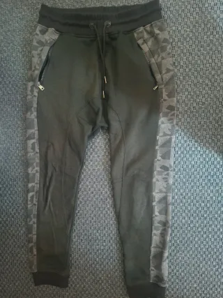 Pantalones deportivos grises y negros Talla L lote