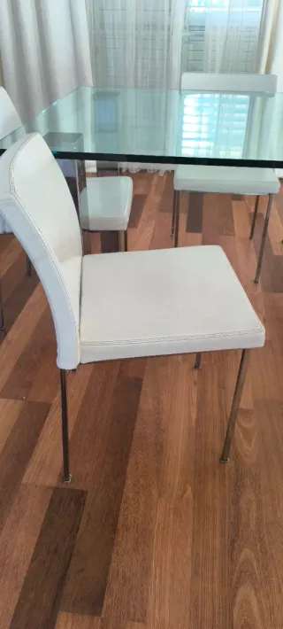 Mesa Comedor Cristal y 7 Sillas Modernas