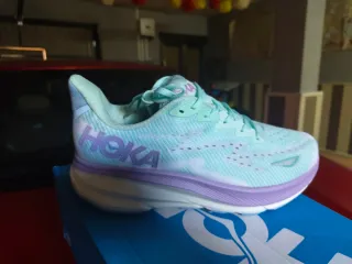 Zapatillas Hoka Morado y Turquesa