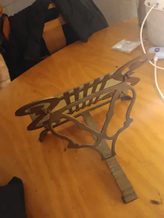 Atril metálico para partituras/libros