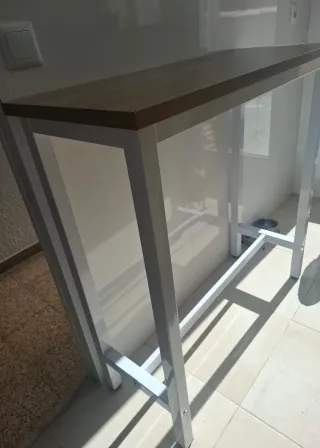 Mesa alta madera y metal