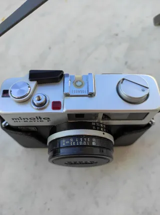 Cámara analógica Minolta Hi-Matic F