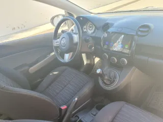 Mazda 2 2011