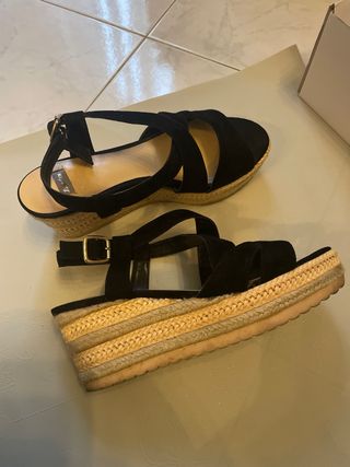 Sandali con zeppa Bata neri donna