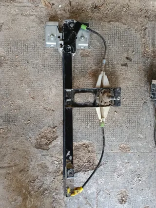 Elevalunas manuales traseros Golf MK3