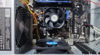 Torre PC Negra y Plateada