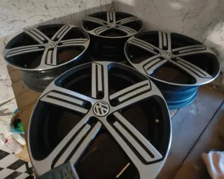 Cerchi replica Kadiz VW 18 pollici