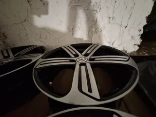 Cerchi replica Kadiz VW 18 pollici